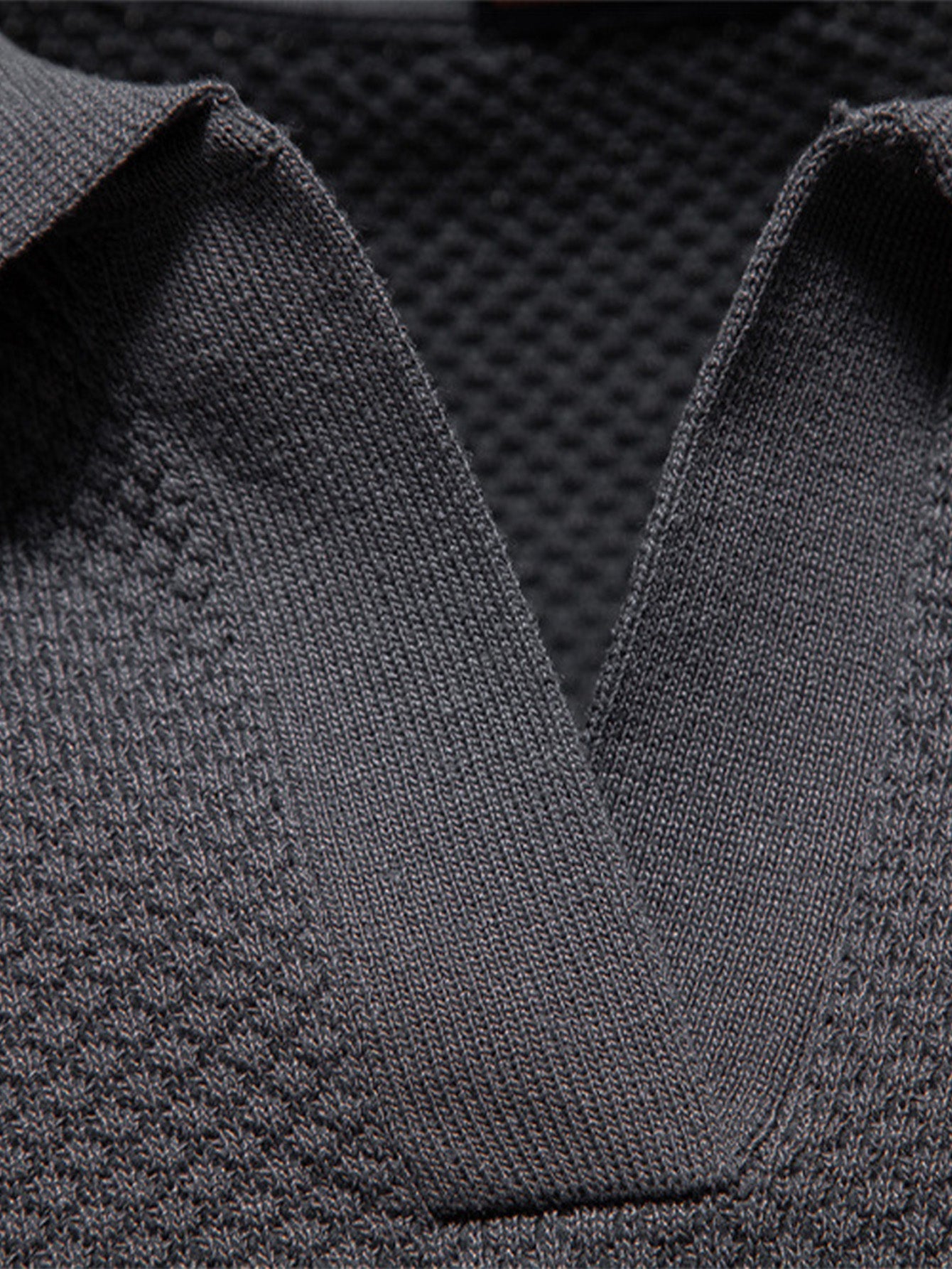 Elton® | Polo col V en tricot texturé ananas