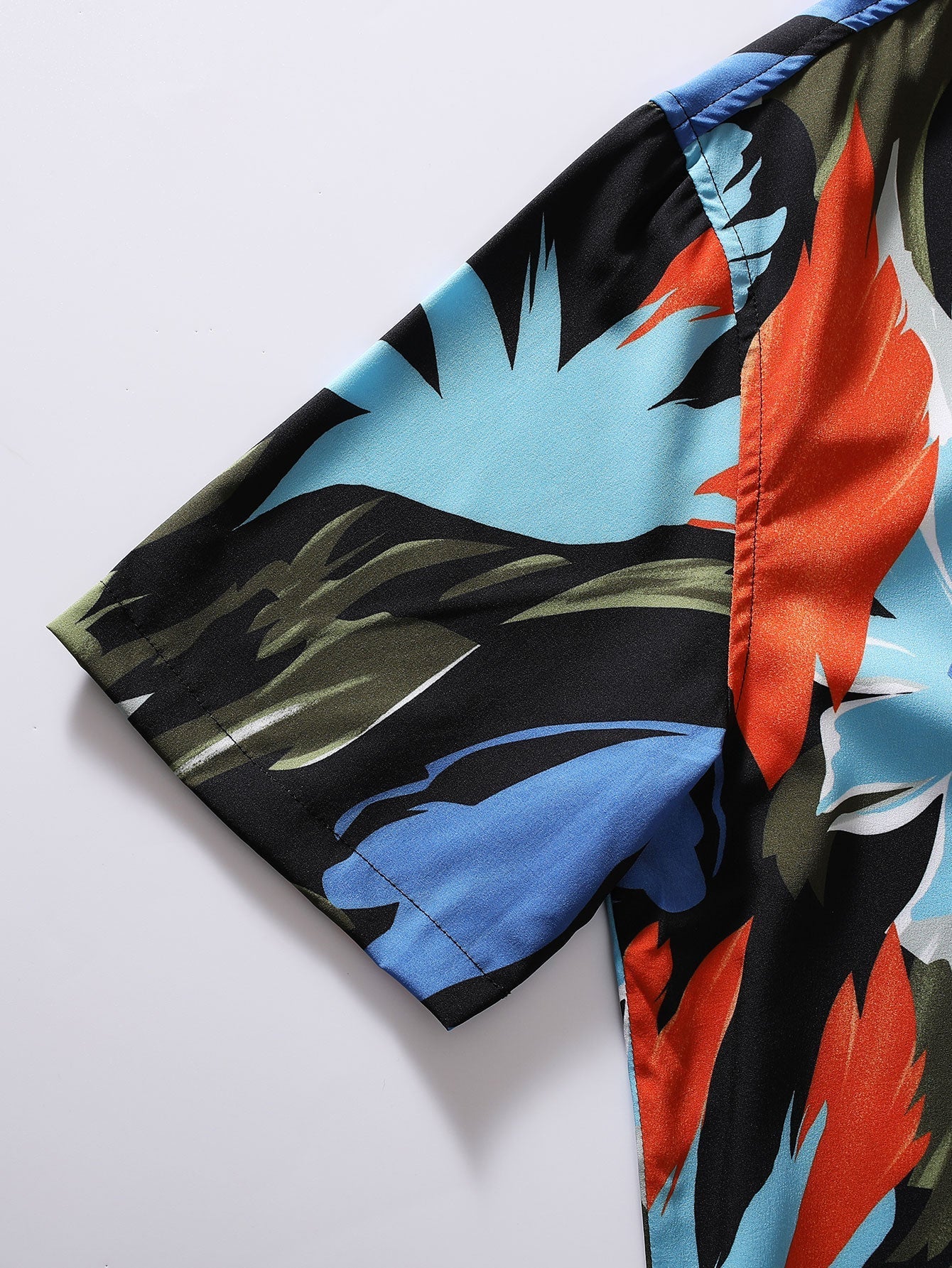 Astrid® | Chemise à revers à imprimé floral dessiné à la main